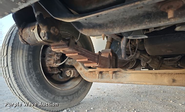 image for item IO9762 1996 International 4700 fuel truck