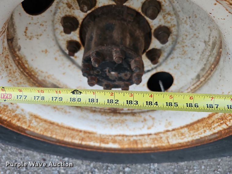 image for item IO9762 1996 International 4700 fuel truck