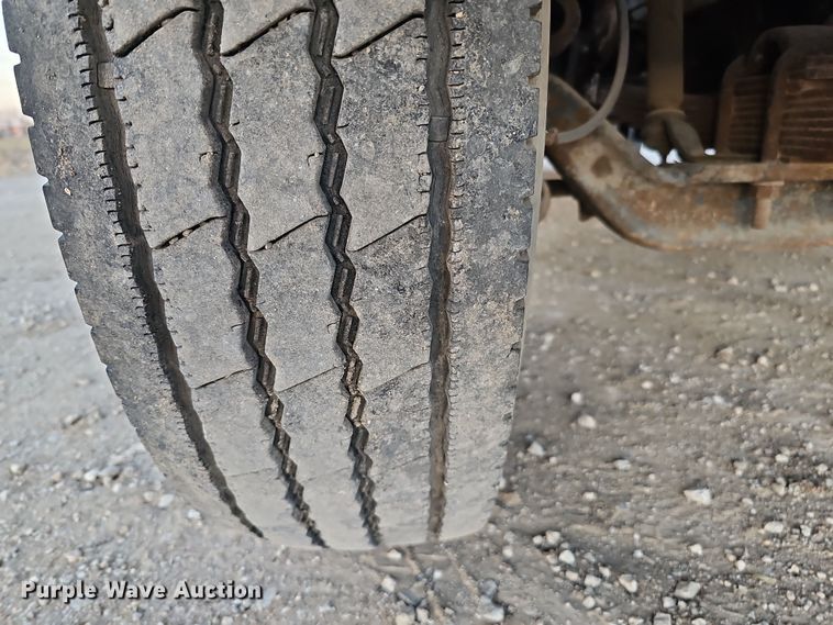 image for item IO9762 1996 International 4700 fuel truck