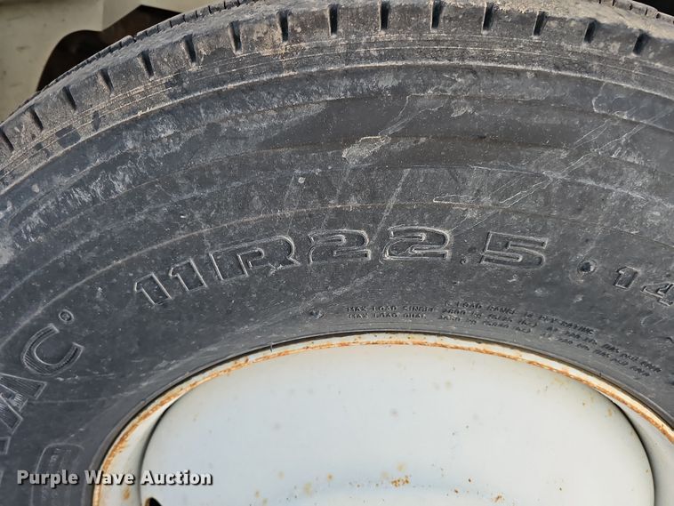 image for item IO9762 1996 International 4700 fuel truck