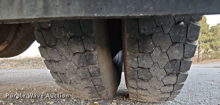 image for item IO9762 1996 International 4700 fuel truck