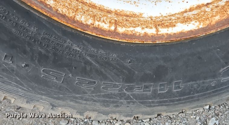 image for item IO9762 1996 International 4700 fuel truck