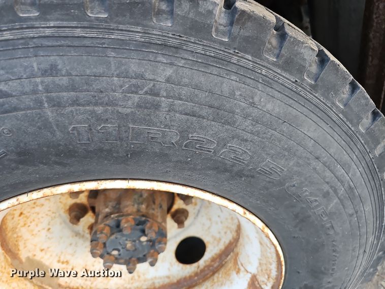 image for item IO9762 1996 International 4700 fuel truck