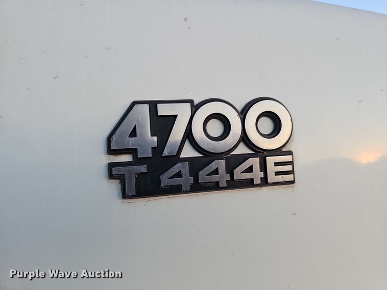 image for item IO9762 1996 International 4700 fuel truck