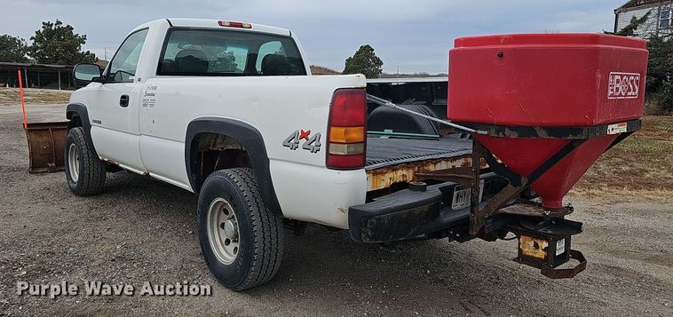 image for item IO9763 2001 Chevrolet Silverado 2500HD pickup truck