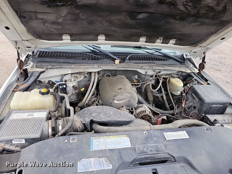 image for item IO9763 2001 Chevrolet Silverado 2500HD pickup truck