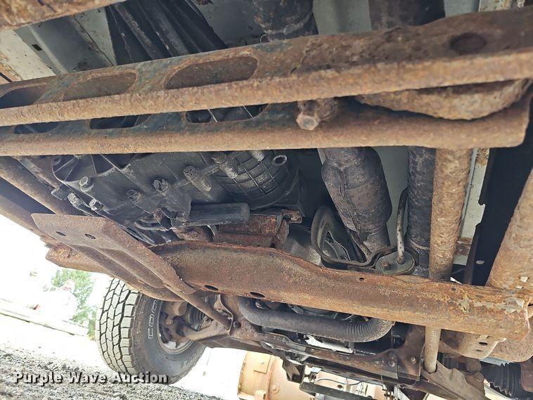 image for item IO9763 2001 Chevrolet Silverado 2500HD pickup truck