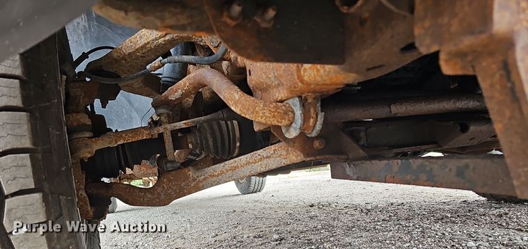 image for item IO9763 2001 Chevrolet Silverado 2500HD pickup truck