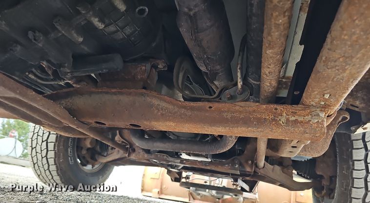 image for item IO9763 2001 Chevrolet Silverado 2500HD pickup truck