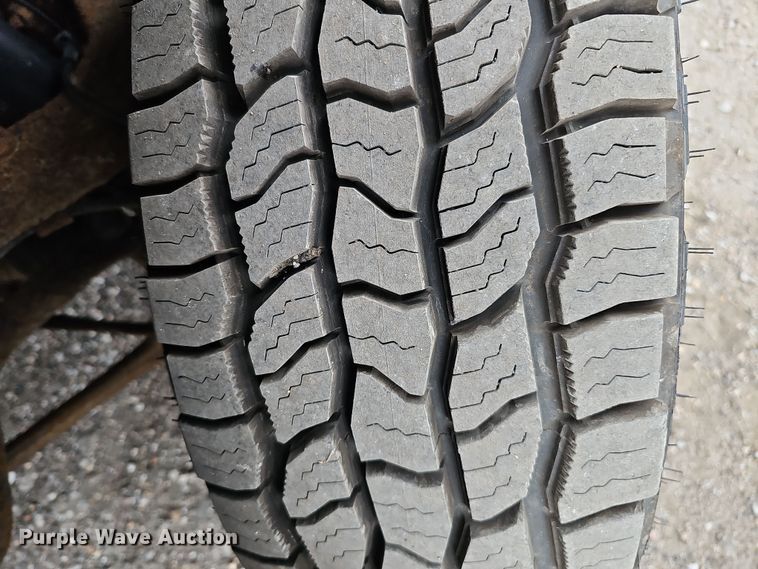 image for item IO9763 2001 Chevrolet Silverado 2500HD pickup truck