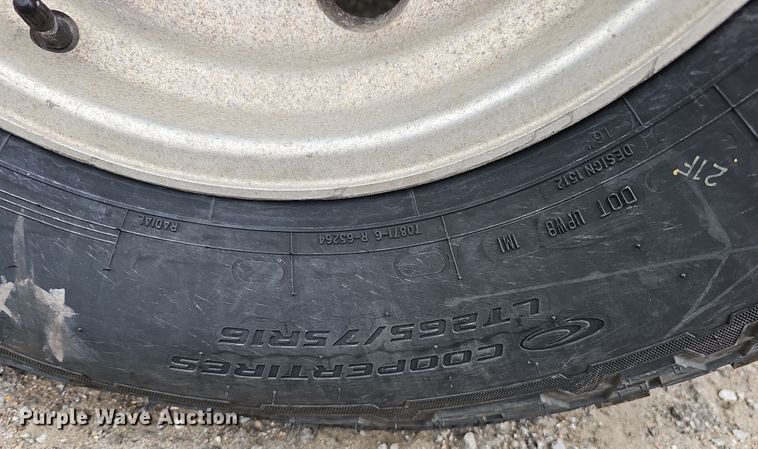 image for item IO9763 2001 Chevrolet Silverado 2500HD pickup truck