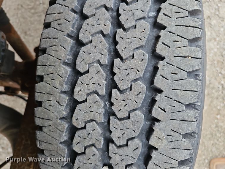 image for item IO9763 2001 Chevrolet Silverado 2500HD pickup truck