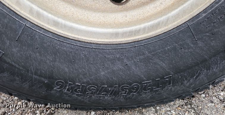 image for item IO9763 2001 Chevrolet Silverado 2500HD pickup truck