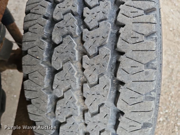 image for item IO9763 2001 Chevrolet Silverado 2500HD pickup truck