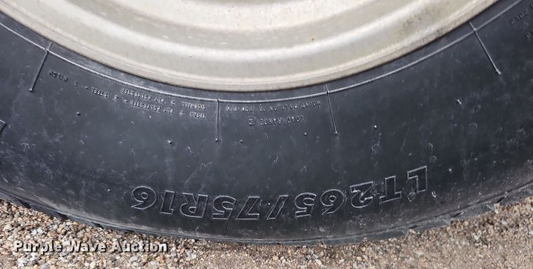 image for item IO9763 2001 Chevrolet Silverado 2500HD pickup truck