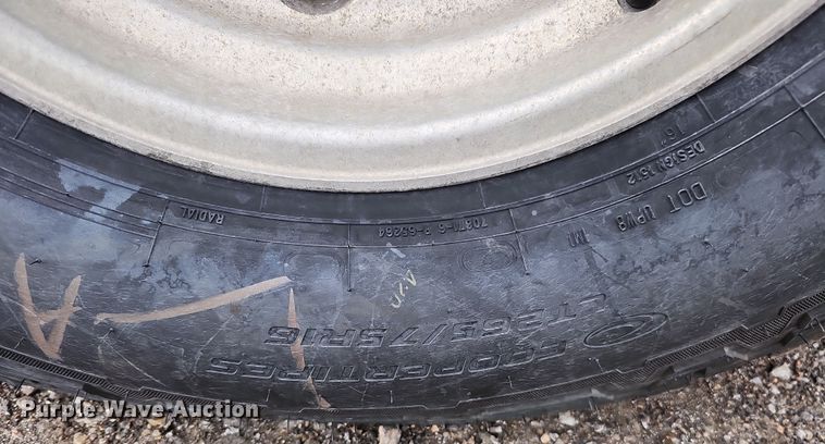 image for item IO9763 2001 Chevrolet Silverado 2500HD pickup truck