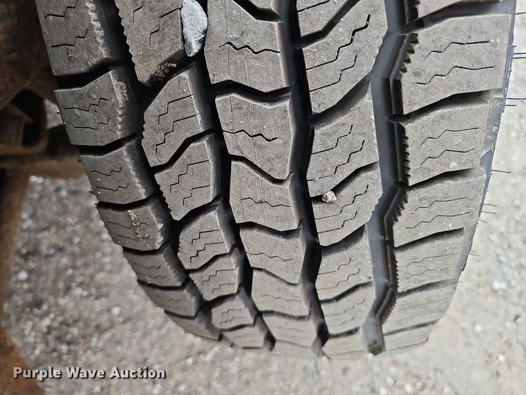 image for item IO9763 2001 Chevrolet Silverado 2500HD pickup truck