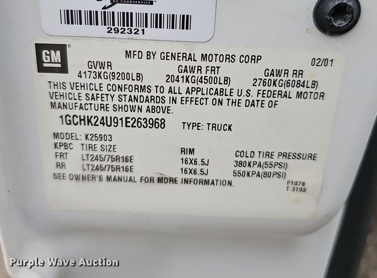 image for item IO9763 2001 Chevrolet Silverado 2500HD pickup truck