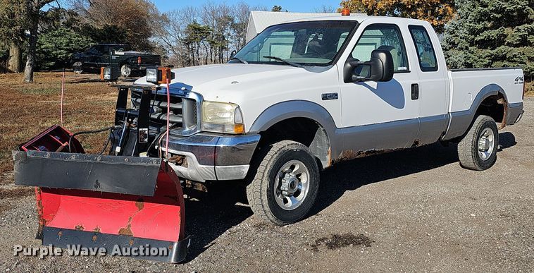 image for item IO9764 2002 Ford F250 Super Duty XL SuperCab pickup truck