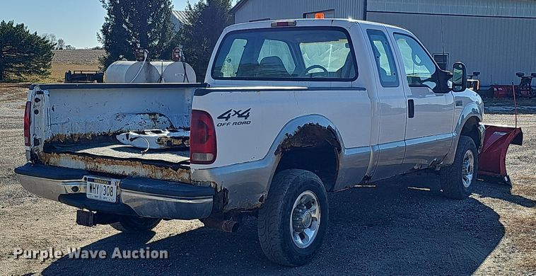 image for item IO9764 2002 Ford F250 Super Duty XL SuperCab pickup truck