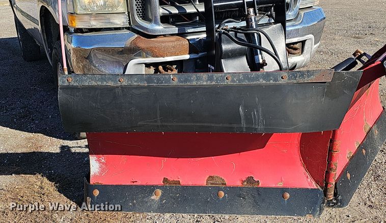 image for item IO9764 2002 Ford F250 Super Duty XL SuperCab pickup truck