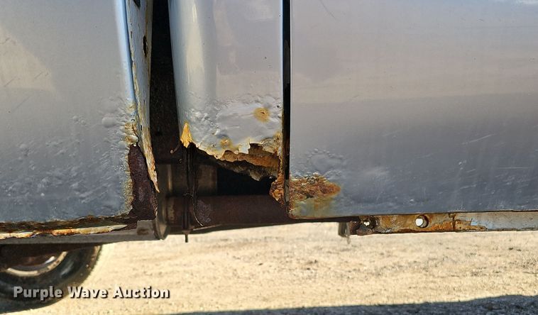 image for item IO9764 2002 Ford F250 Super Duty XL SuperCab pickup truck