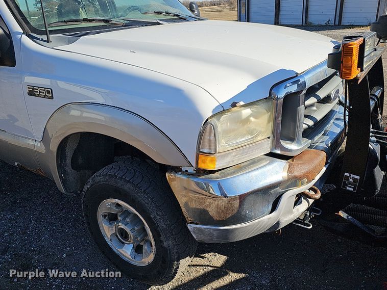 image for item IO9764 2002 Ford F250 Super Duty XL SuperCab pickup truck