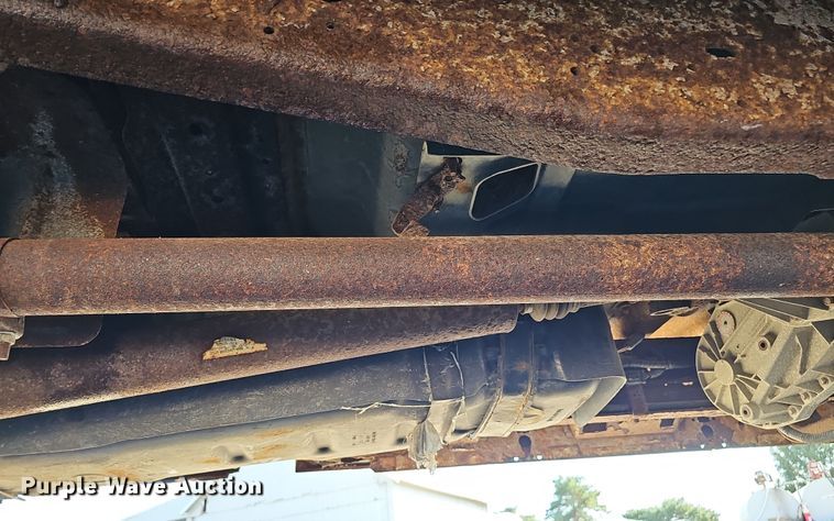 image for item IO9764 2002 Ford F250 Super Duty XL SuperCab pickup truck