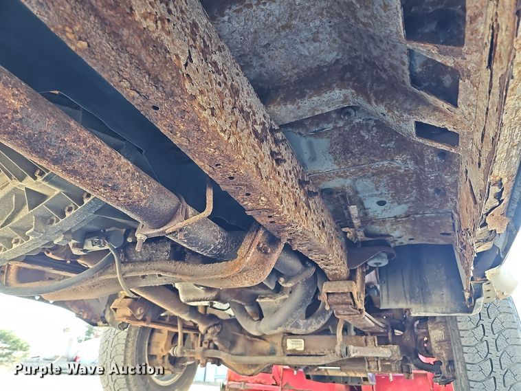 image for item IO9764 2002 Ford F250 Super Duty XL SuperCab pickup truck