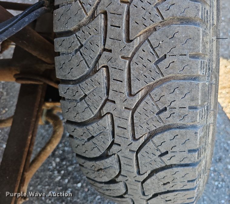 image for item IO9764 2002 Ford F250 Super Duty XL SuperCab pickup truck