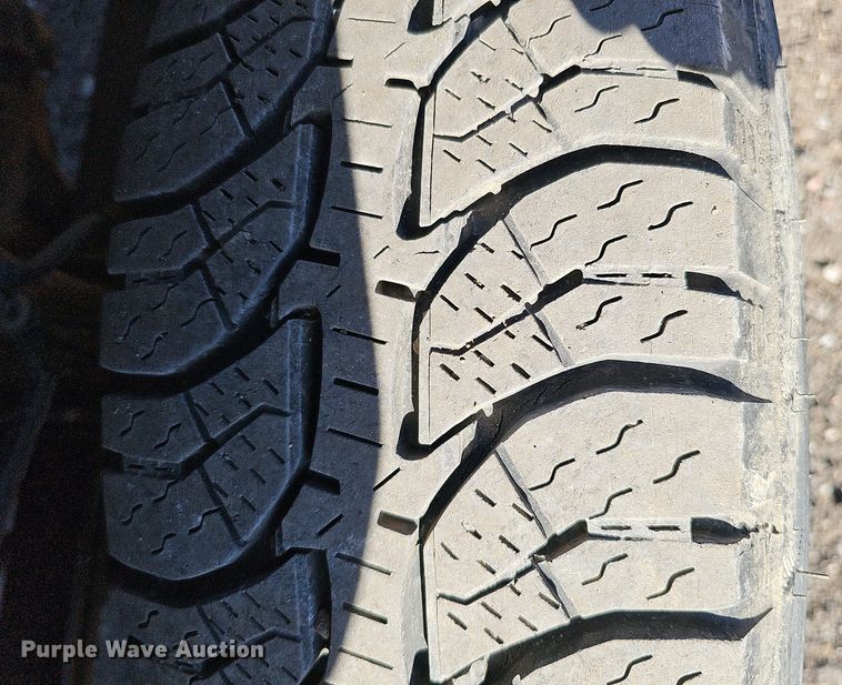 image for item IO9764 2002 Ford F250 Super Duty XL SuperCab pickup truck