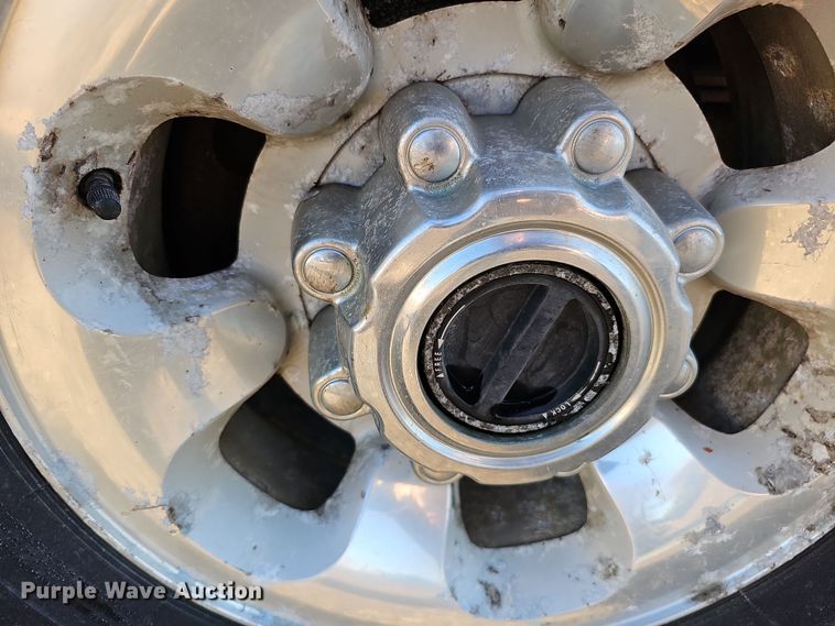 image for item IO9764 2002 Ford F250 Super Duty XL SuperCab pickup truck