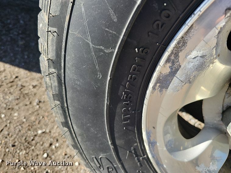 image for item IO9764 2002 Ford F250 Super Duty XL SuperCab pickup truck