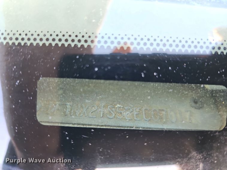 image for item IO9764 2002 Ford F250 Super Duty XL SuperCab pickup truck