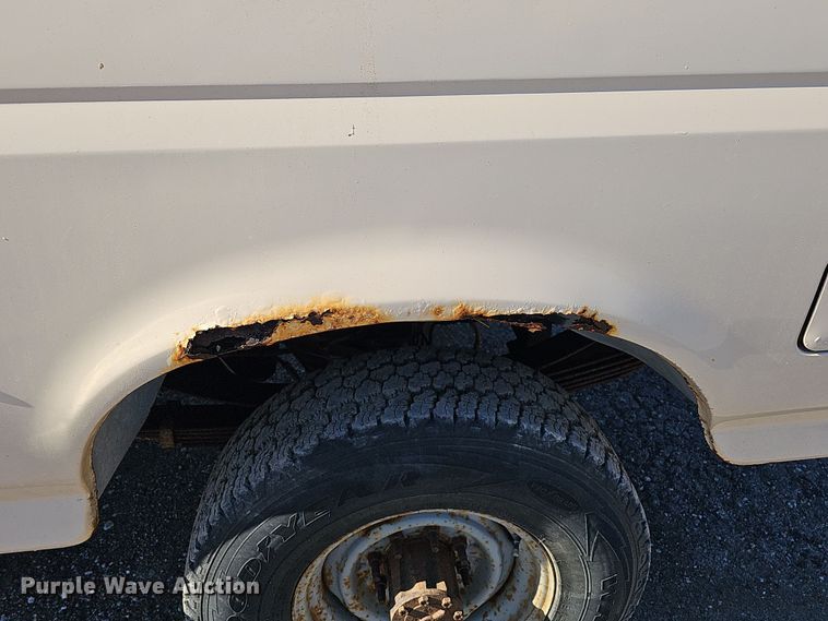 image for item IO9765 1993 Ford  F250 XL pickup truck