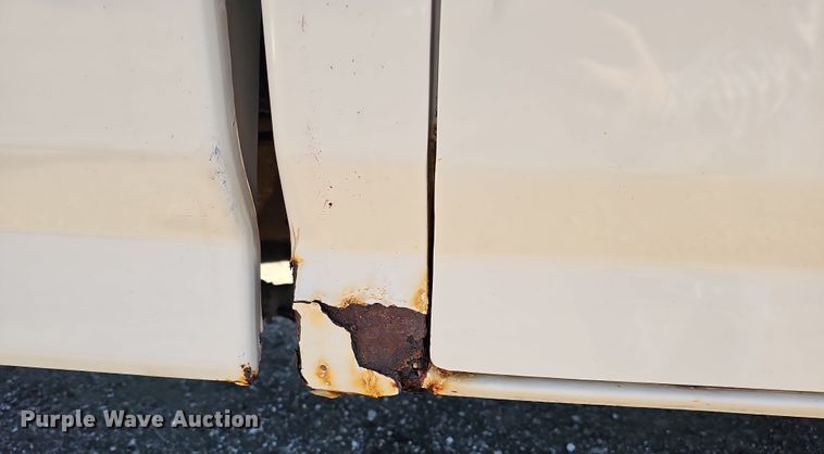 image for item IO9765 1993 Ford  F250 XL pickup truck