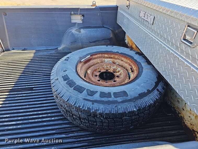 image for item IO9765 1993 Ford  F250 XL pickup truck