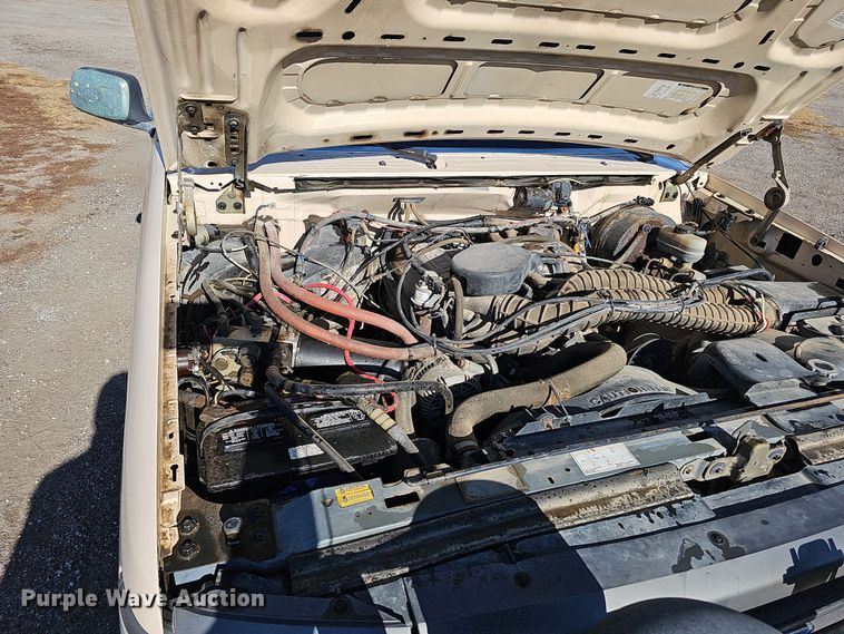 image for item IO9765 1993 Ford  F250 XL pickup truck