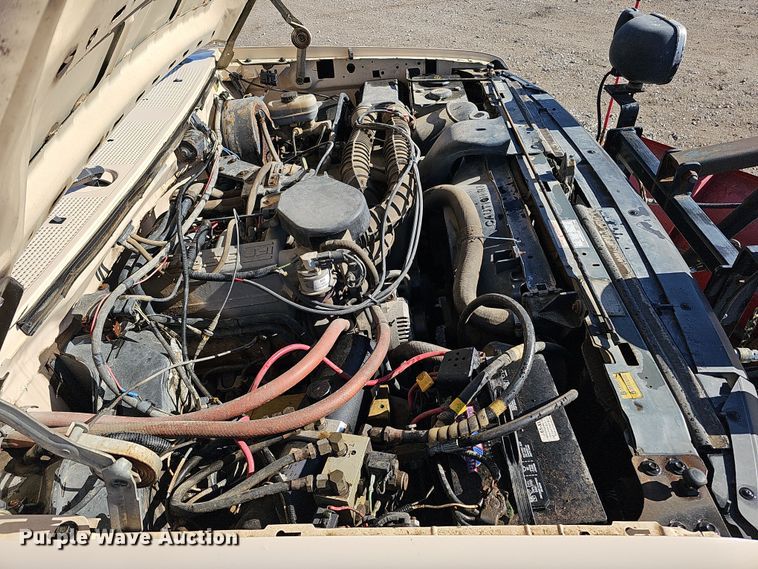 image for item IO9765 1993 Ford  F250 XL pickup truck