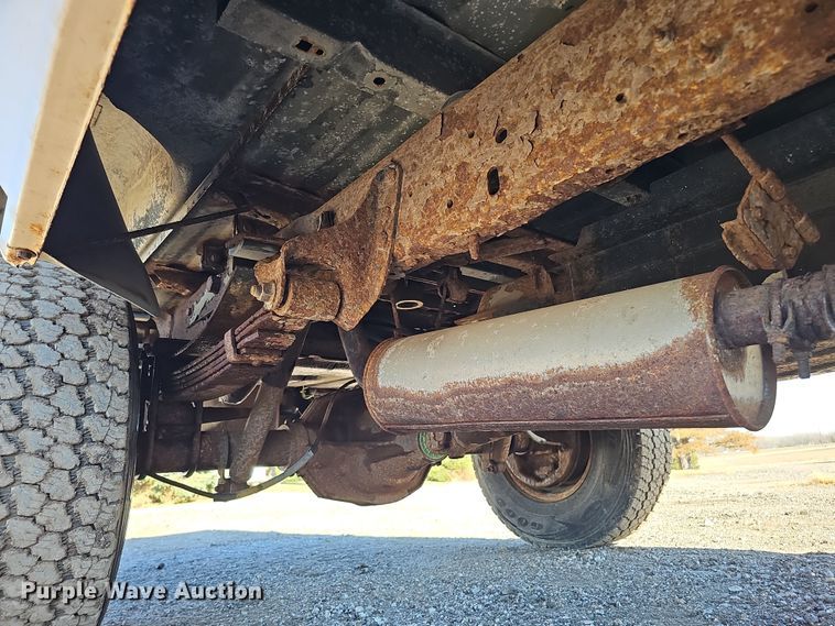 image for item IO9765 1993 Ford  F250 XL pickup truck