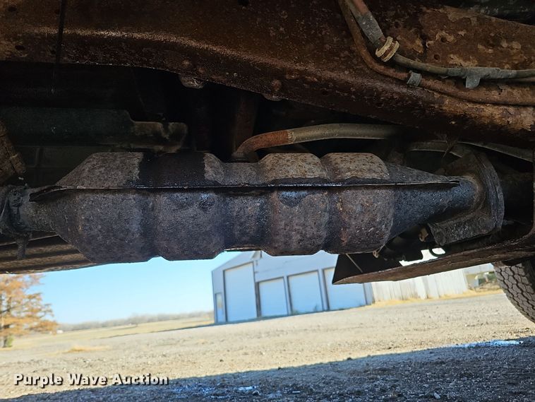 image for item IO9765 1993 Ford  F250 XL pickup truck