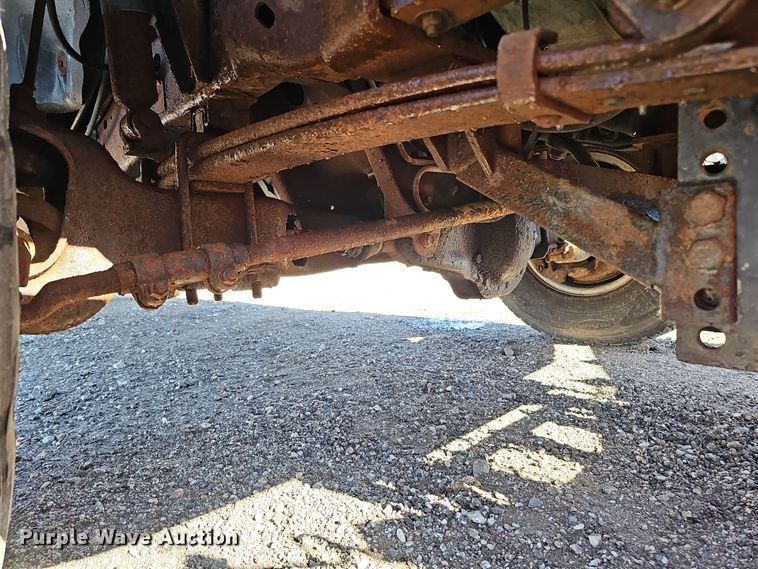 image for item IO9765 1993 Ford  F250 XL pickup truck