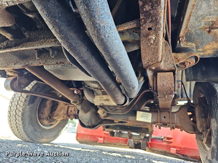 image for item IO9765 1993 Ford  F250 XL pickup truck