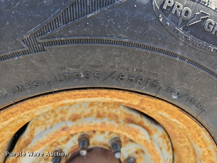 image for item IO9765 1993 Ford  F250 XL pickup truck