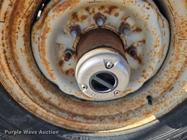 image for item IO9765 1993 Ford  F250 XL pickup truck