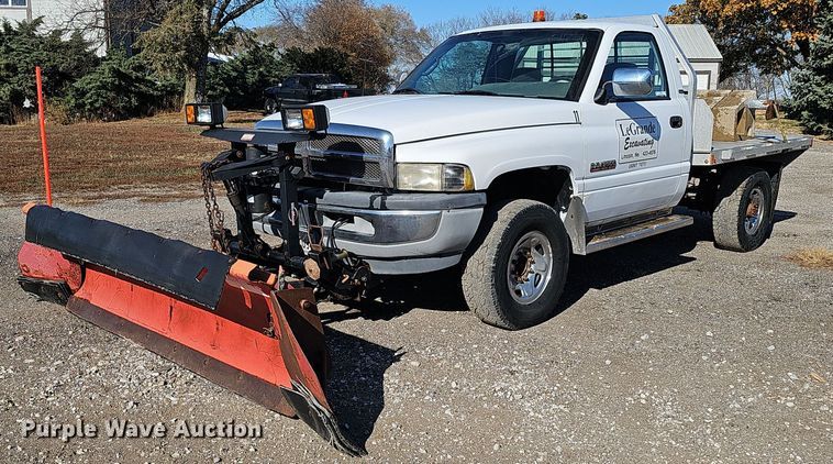 image for item IO9766 1995 Dodge  Ram 2500 flatbed pickup truck