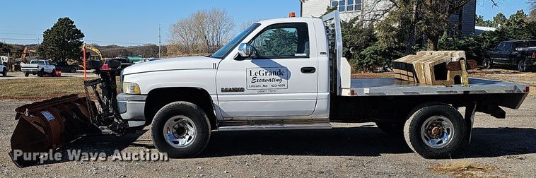 image for item IO9766 1995 Dodge  Ram 2500 flatbed pickup truck