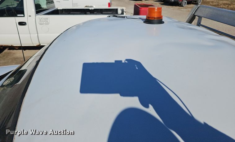 image for item IO9766 1995 Dodge  Ram 2500 flatbed pickup truck