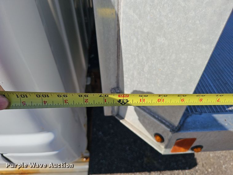 image for item IO9766 1995 Dodge  Ram 2500 flatbed pickup truck