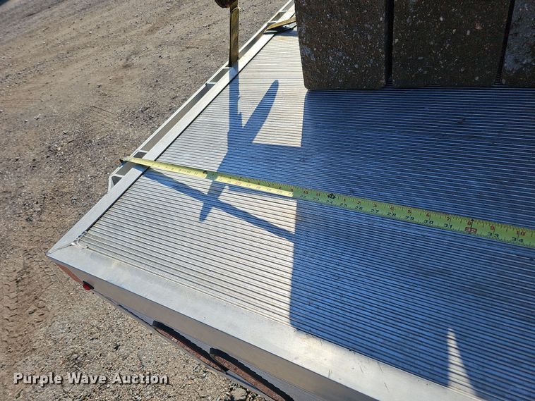 image for item IO9766 1995 Dodge  Ram 2500 flatbed pickup truck